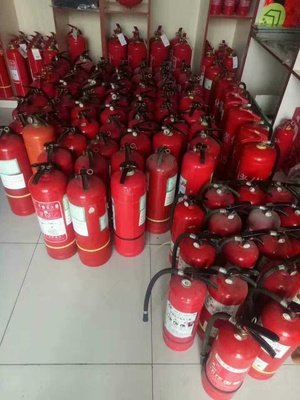 火災(zāi)時(shí)——濕毛巾捂口鼻逃生，你死定了！消防器材的正確用法